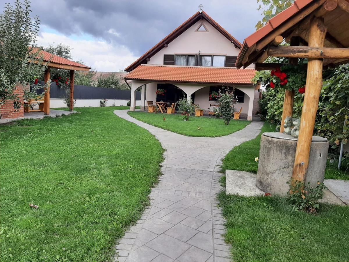 Pensiunea Simona Sâmbăta de Sus Exterior photo